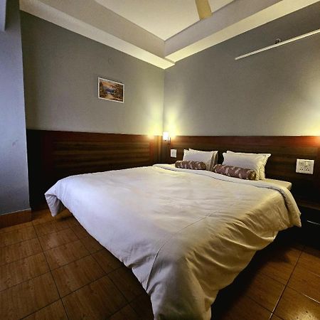 Hotel Vishal Siliguri Esterno foto