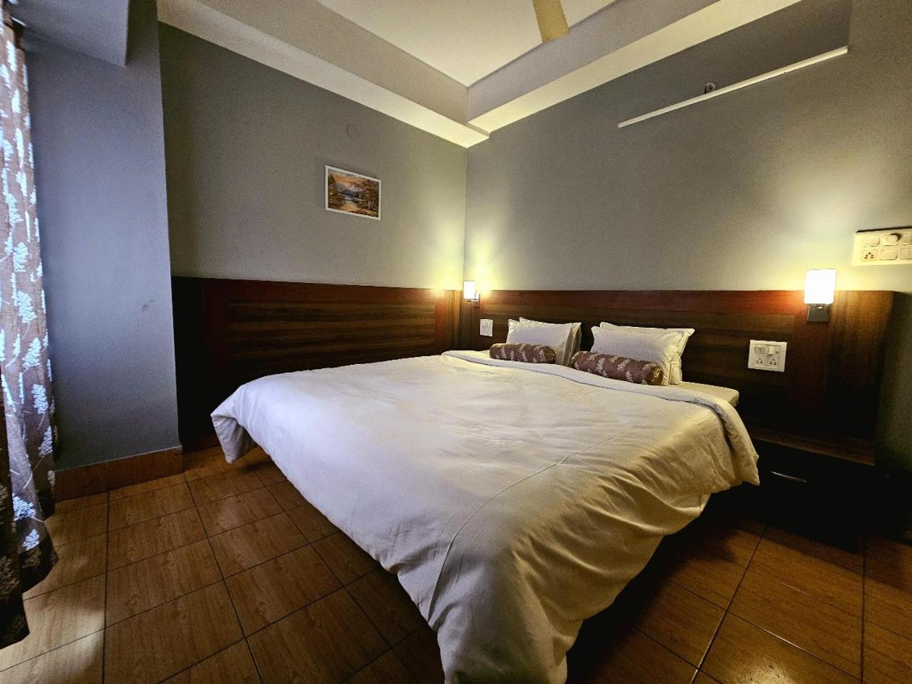 Hotel Vishal Siliguri Esterno foto