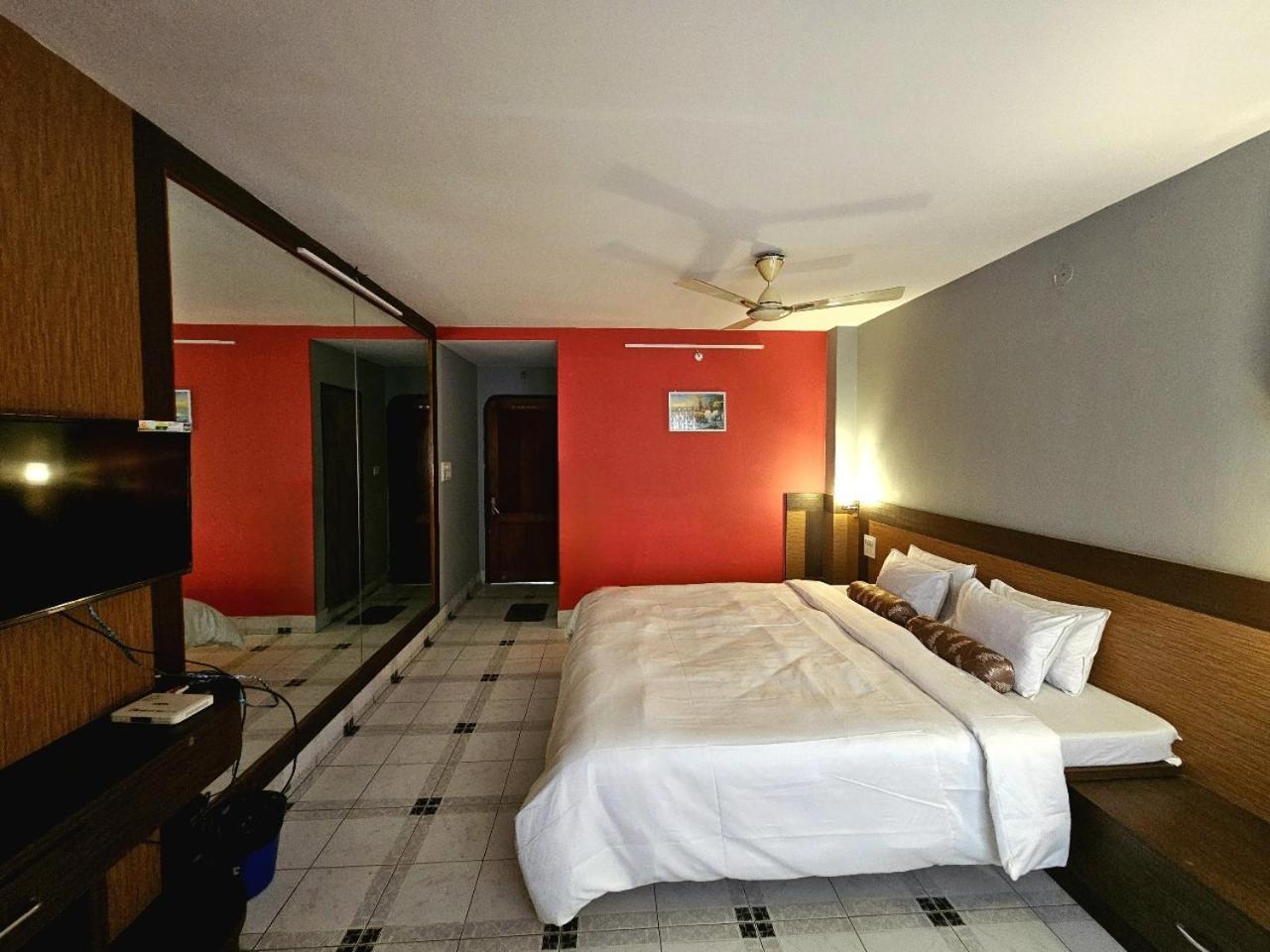 Hotel Vishal Siliguri Esterno foto