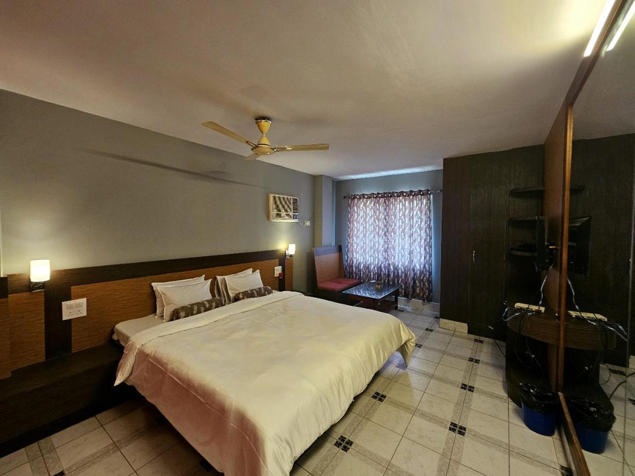 Hotel Vishal Siliguri Esterno foto
