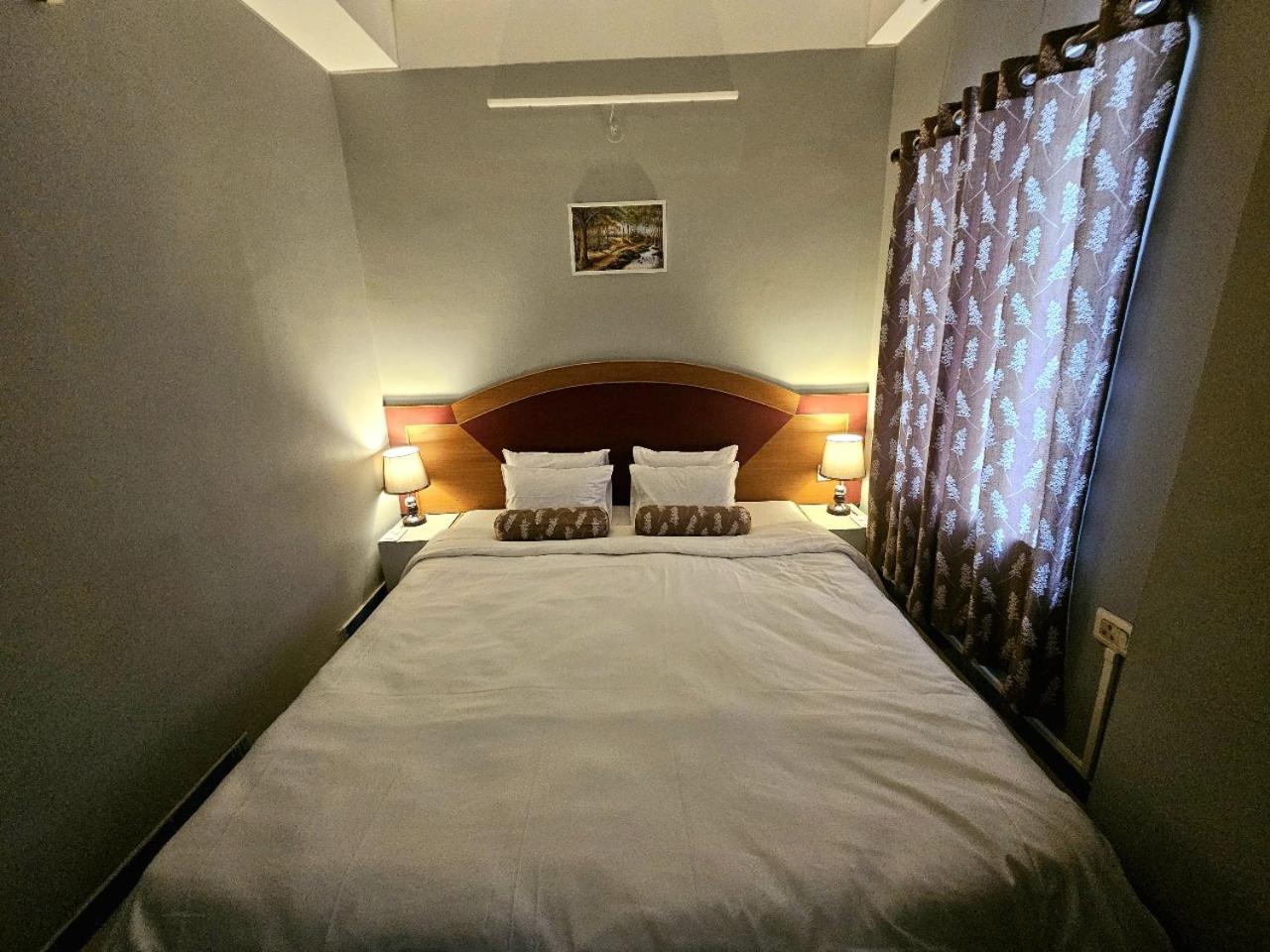 Hotel Vishal Siliguri Esterno foto